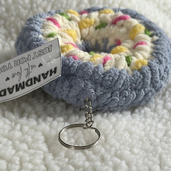 🎉Handmade Donut Crochet Keychain - Picture 4 of 6